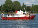 Motor Segelboot mit Motorschaden trieb gegen Alte Liebe bei Koeln Rodenkirchen P107
